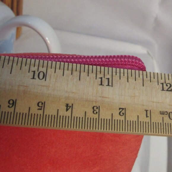 NEW JUICY COUTURE TRAVEL CLUTCH 12" X 8" X 5 CROWN ZIP PULL COSMETIC BAG - Picture 5 of 9